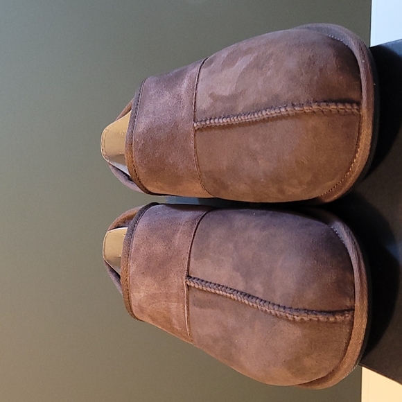 UGG LEISURE SLIP-ON - Picture 2 of 8
